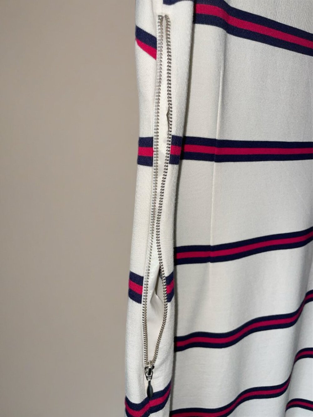 Banana Republic Lux Knit Boatneck Dress, Cream Red & Navy, 3/4 Sleeve, Side Zip - Picture 7 of 9